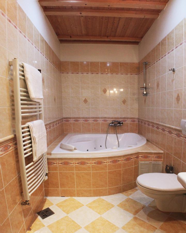 Hotel Orix Jáchymov Esterno foto